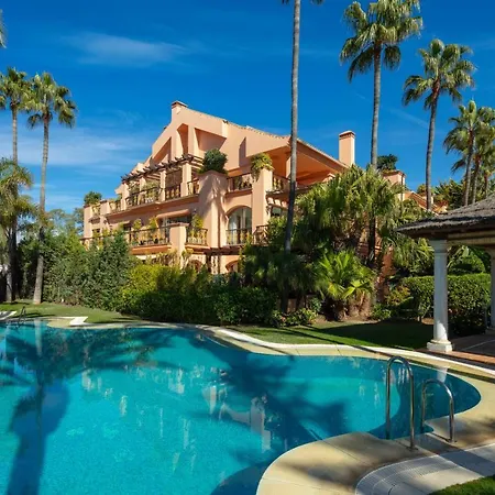 Cubo's Luxury Banus With Jacuzzi Apartment