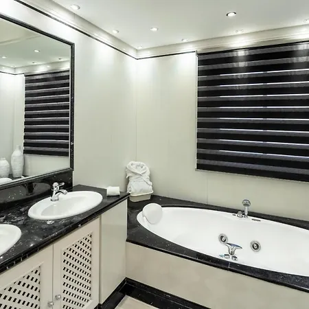 Cubo's Luxury Banus With Jacuzzi Apartment Marbella